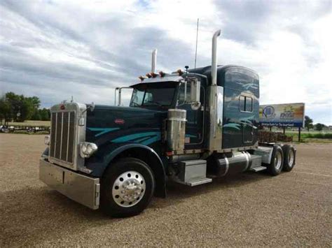 Peterbilt Exhd Sleeper Semi Trucks