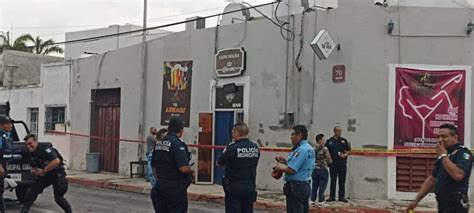 Se desploma el techo del bar león negra en el centro de Mérida Sol