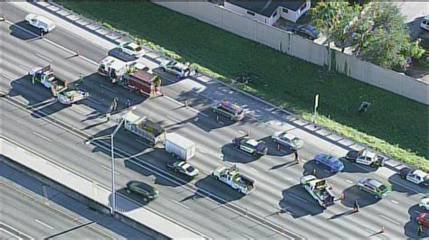 Rollover Crash Closes Northbound Lanes Of I 95 In Hollywood