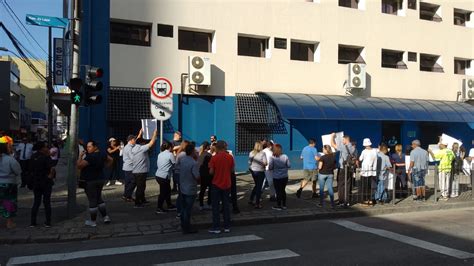 Motoristas E Cobradores Protestam Contra Atraso Nos Pagamentos