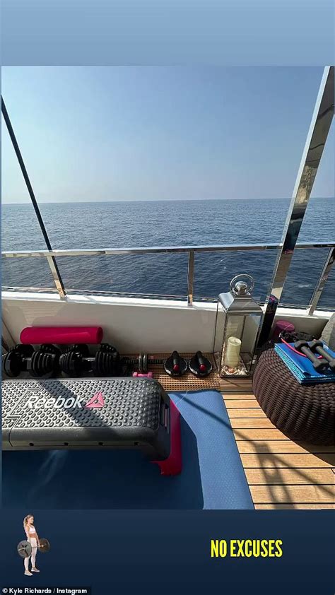 Kyle Richards 54 Shows Off Her Gym Honed Figure In A Skimpy Black Bikini As She Lifts Weights