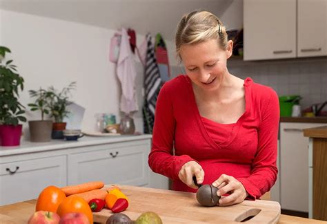 Eating Passion Fruit In Pregnancy Is It Safe