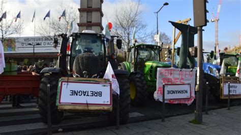 Salon de l agriculture jets d œufs et sifflets contre deux ministres