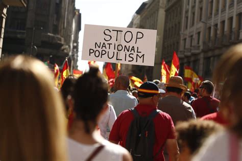 Dui Manifestación En Barcelona Contra La Independencia De Cataluña En Imágenes Manifestación