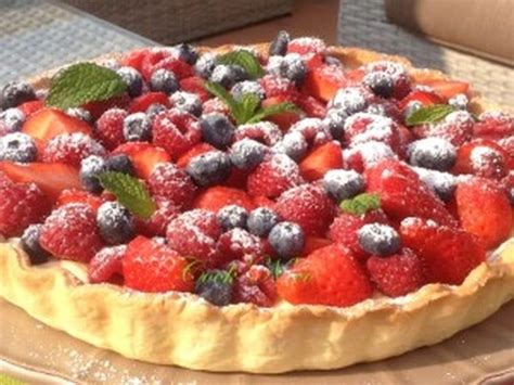 Recette De Tarte Aux Fruits Rouges Et Cr Me P Tissi Re La Recette