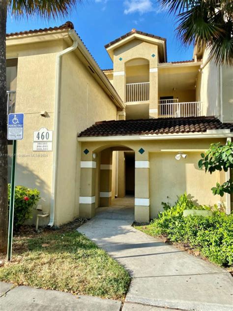 460 S Park Rd 6 103 Hollywood Fl 33021 Condotownhome For Sale