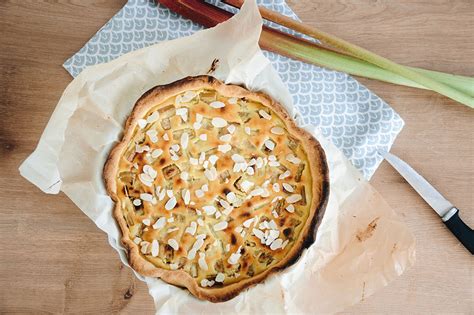 Idée recette tarte à la rhubarbe et aux amandes