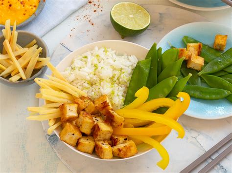 Asia Bowl Mit Limettenreis Zuckerschoten Tofu Und Paprika Dip Rezept