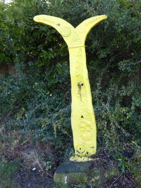 National Cycle Network Milepost Kevin Waterhouse Cc By Sa 2 0