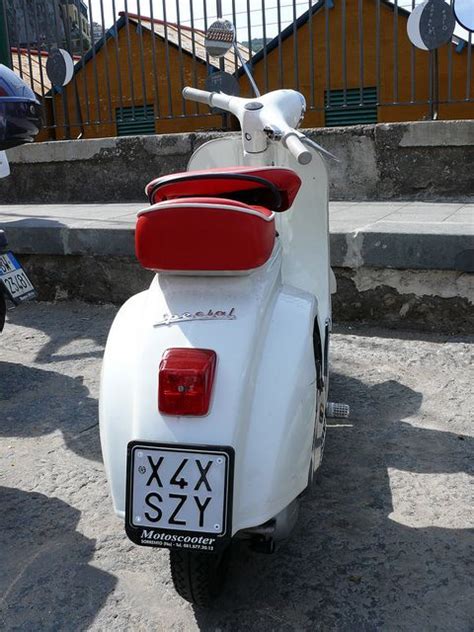 vespa 50 special | Vespa scooters, Vespa vintage, Vespa 50 special