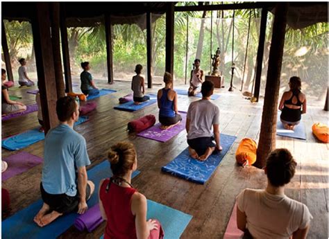 Top 21 Yoga Retreats In India For Spiritual Meditation