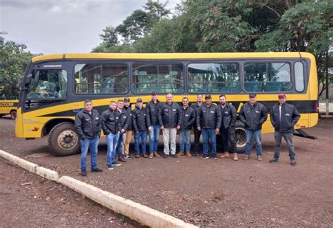 Notícia Motoristas do Transporte Escolar recebem uniformes