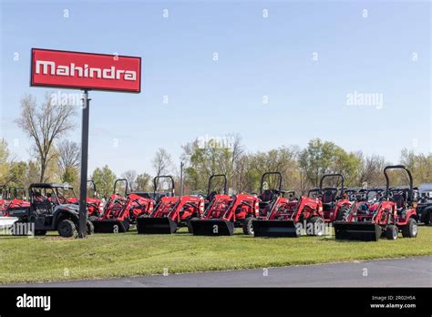 Mahindra Tractors Hi Res Stock Photography And Images Alamy