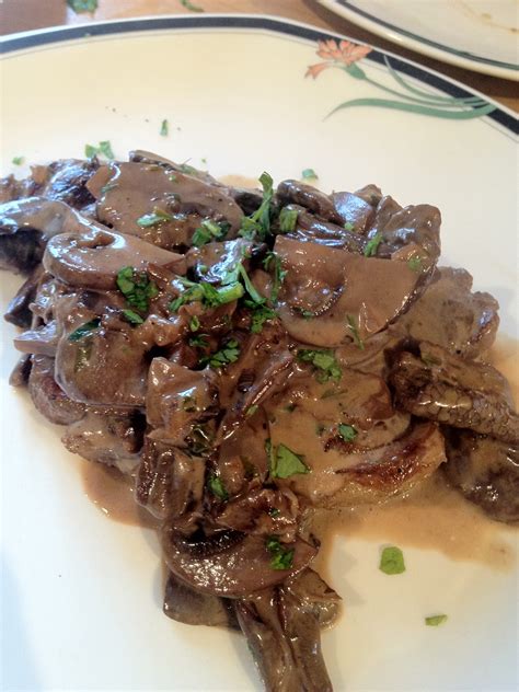 Exquisite&Delicious: Steak With Porcini Mushroom Sauce