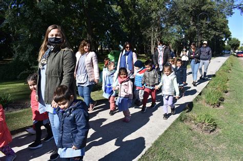 Estudiantes del Jardín de Infantes Nº 901 visitaron el Refugio de Flora