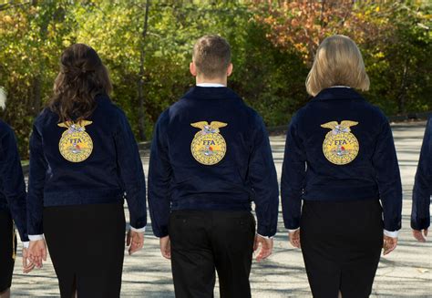 GROWMARK Foundation awards 25 FFA Jackets | AGDAILY