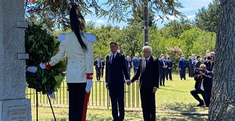 Mattarella Per Mano Con Lo Sloveno Pahor Foiba Di Basovizza Riscritta