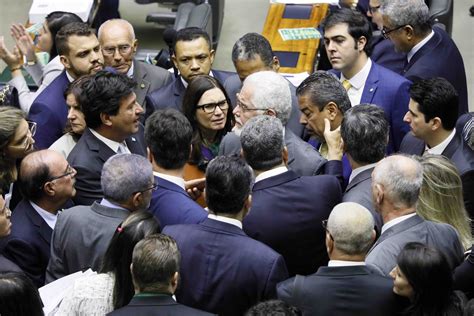 C Mara Aprova Texto Base De Mp Dos M Dicos Pelo Brasil Faltam Destaques