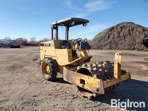 2000 Caterpillar Cp 323c Vibratory Padfoot Compactor Bigiron Auctions