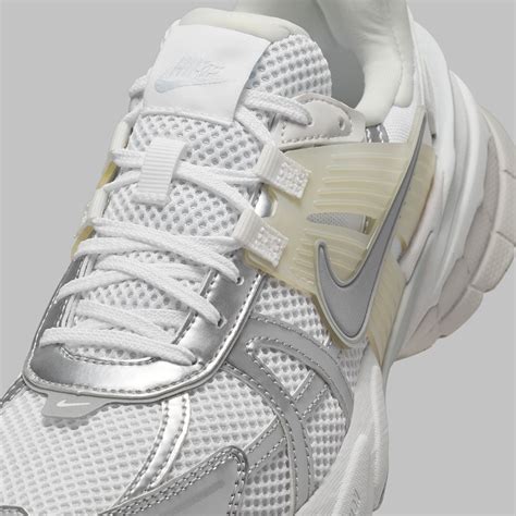 Nike V K Run Metallic Silver White Fd Sneakernews