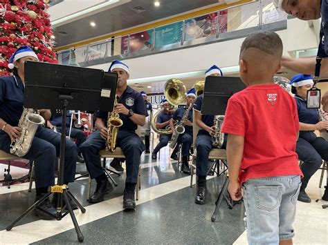 Policía Nacional on Twitter ConciertoNavideño Con alegría niños y