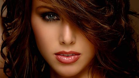 Download Beautiful Face Salon Hair Cut Wallpaper