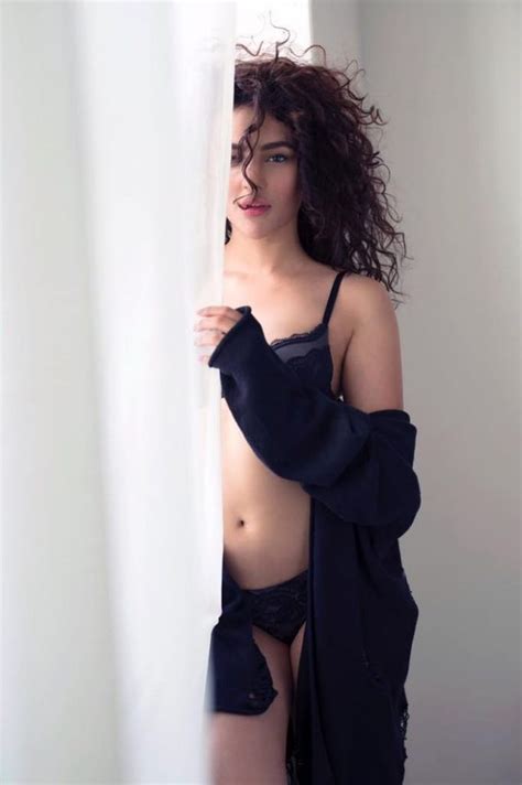 Seerat Kapoor Hot Exposing Telugu Bullet