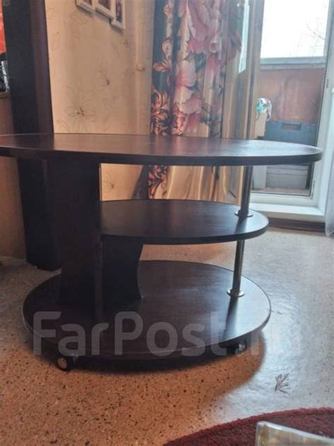 Журнальный столик, б/у, в наличии. Цена: 3 000₽ во Владивостоке