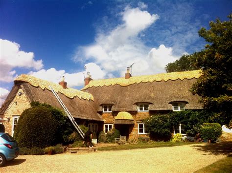 How Long Does A Thatched Roof Last? (All You Need To Know)