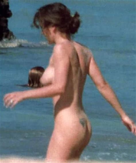 Girl Pussy Licking Nude Beach Telegraph