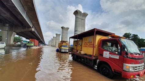 Kondisi Terkini Banjir Dki Jalan Tol Jakarta Tangerang Masih Tergenang