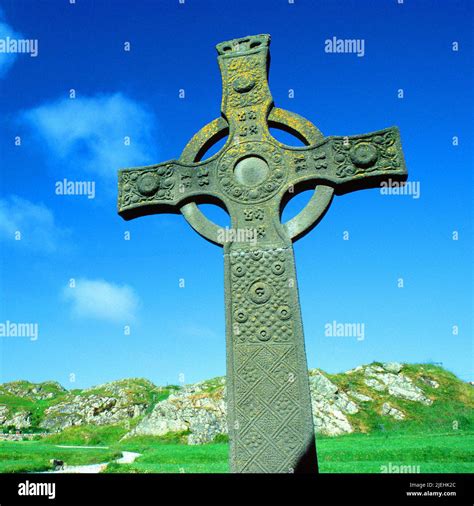 Celtic crosses, island of Iona, western Scotland Stock Photo - Alamy