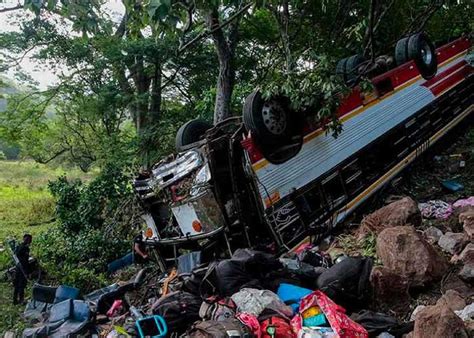 Tragedia En Honduras Autobús Cae A Un Abismo Dejando 13 Muertos Y 30 Heridos Tn8tv