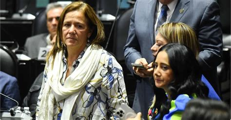 Margarita Zavala Arremete Contra El Ine Por Avalar Mayoría Calificada