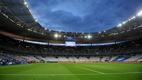 Psg Le Club De Football Parisien Est Candidat Au Rachat Du Stade De