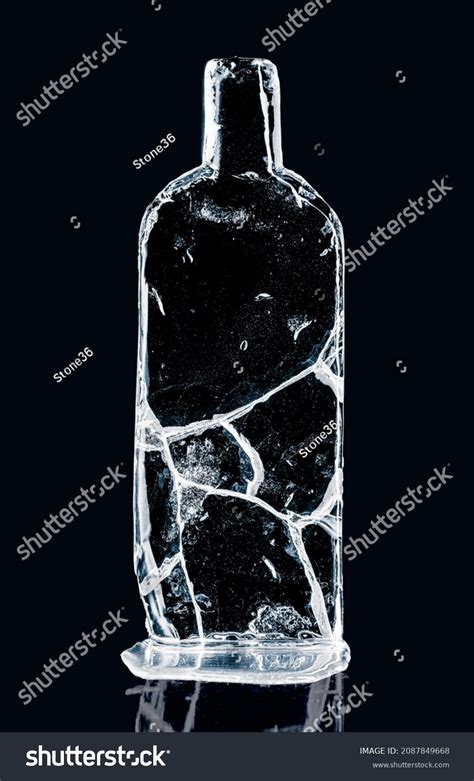 10 Thousand Cracked Bottle Royalty Free Images Stock Photos