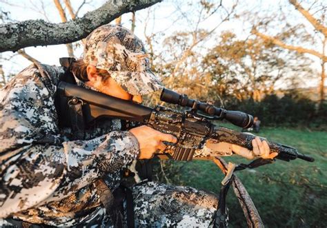 Ar 15 Vs Hunting Rifle Differences Similarities And Benefits Of Each