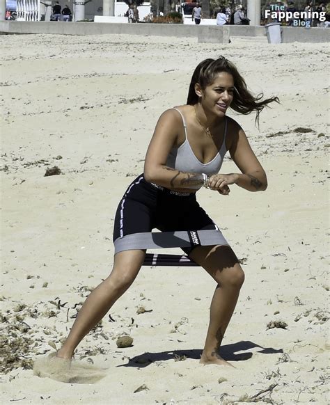 Malin Andersson Shows Off Weight Loss As She Exercises On The Beach