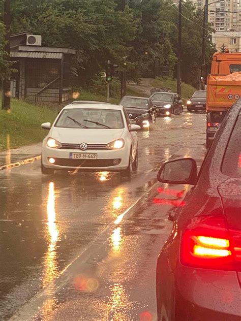 POTOP U SARAJEVU Ceste Pod Vodom Na Pojedinim Dionicama Usporen