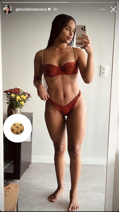 Acreana Gleici Damasceno Sensualiza Em Foto De Biqu Ni E Pede Biscoito