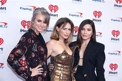 Sophia Bush Hilarie Burton Joy Lenz At Iheartradio Event Popsugar