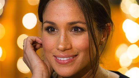 Body Language Expert Says This Meghan Markle Clip Shows Her Hostile