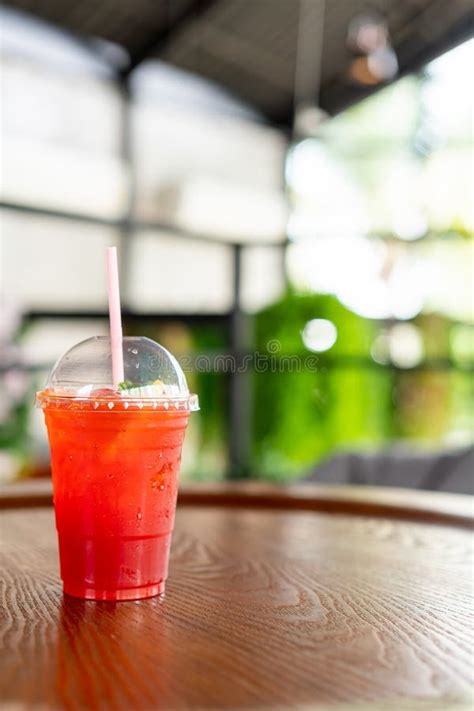 Iced Tea with Honey and Lemon Stock Photo - Image of refreshing, green ...