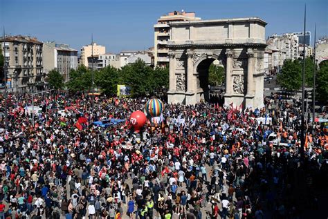 Centenas De Milhares De Pessoas Protestam Na Fran A Contra Reforma Da