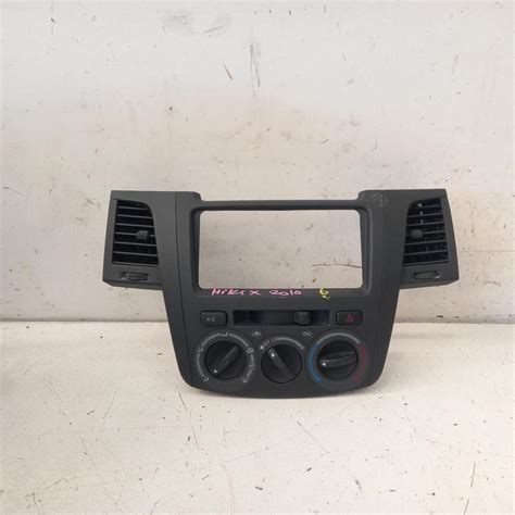 502172 Used Heater Aircon Controls For 2010 Hilux Standard Type 03