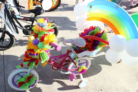 Triciclo Primavera Arcoiris Globos Decoraci N Primavera Decoraci N