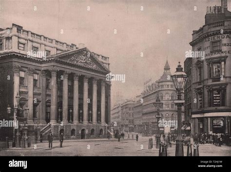 Mansion House And Queen Victoria Street London Stock Photo Alamy