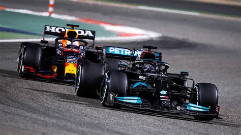 Hamilton Holds Off Verstappen In Electric Duel 2021 Bahrain Gp Lap By