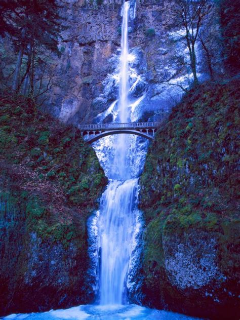 Somerset House - Images. MULTNOMAH FALLS WINTER