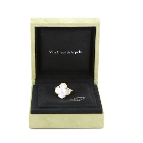 Anello Van Cleef Arpels Alhambra Collector Square